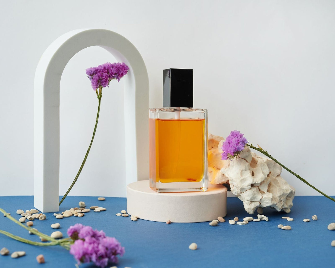 Why Do Some Perfumes Give Headaches? Causes & How to Avoid It (2026)